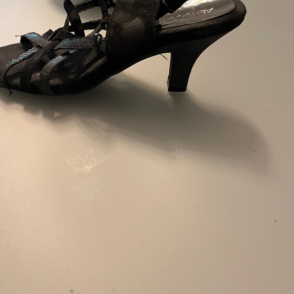 Sandles - Picture 3 of 4